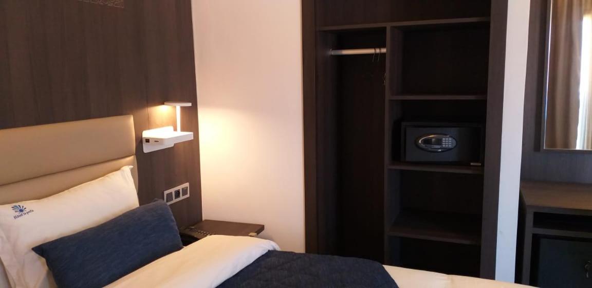 Hôtel La Perla Al Hoceima Bagian luar foto